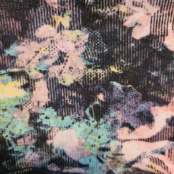 Lululemon Cropped Wunder Under Pant Size 4 - Picture 3 of 9